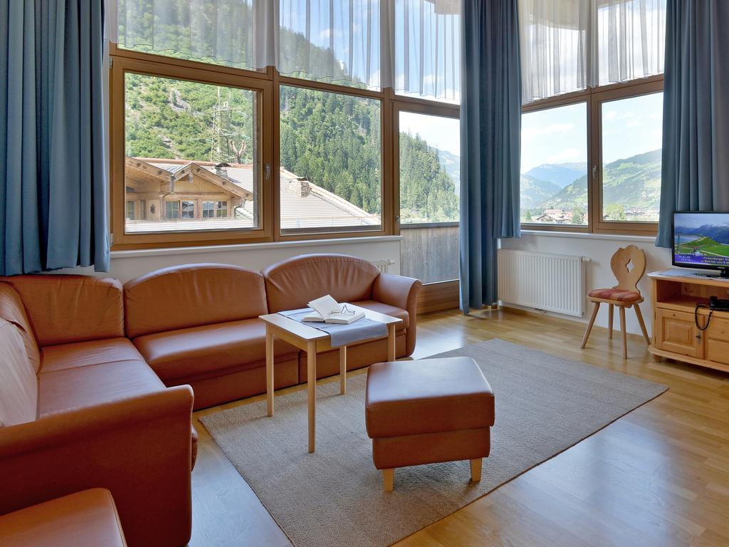 Ferienwohnungen Haus Der Mitte Mayrhofen Pokoj fotografie